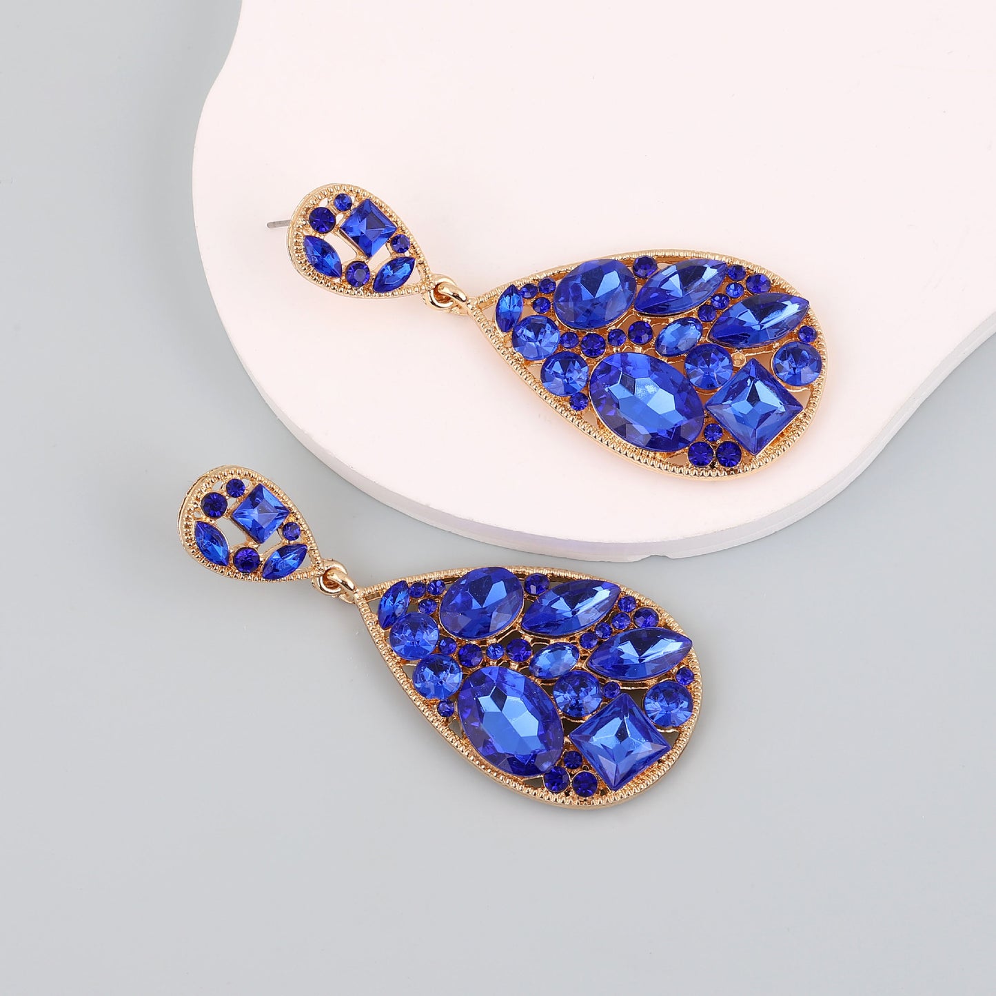 Orecchino bellissimo con stile unico