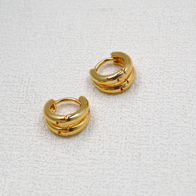 Oro Orecchino bellissimo con stile unico