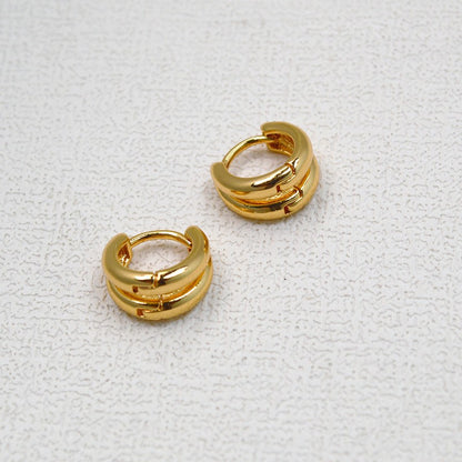 Oro Orecchino bellissimo con stile unico