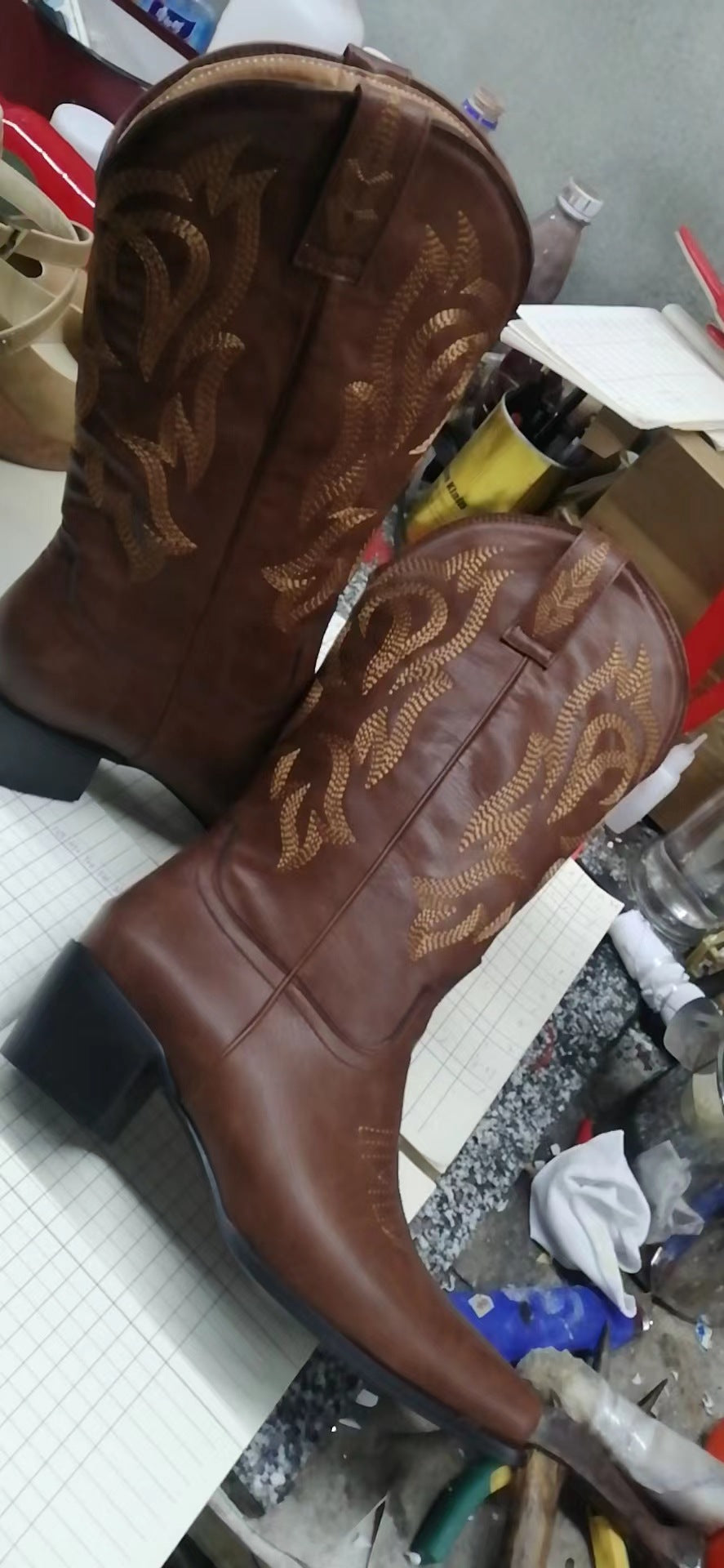 Stivali ortopedici ispirati al vintage