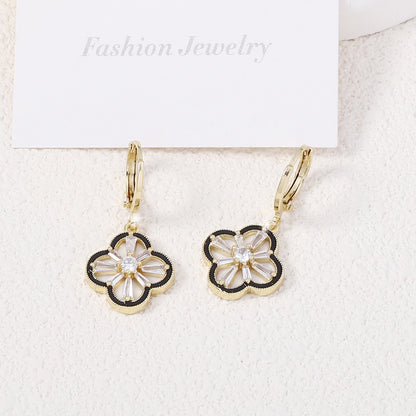 Orecchino affascinante per ogni occasione