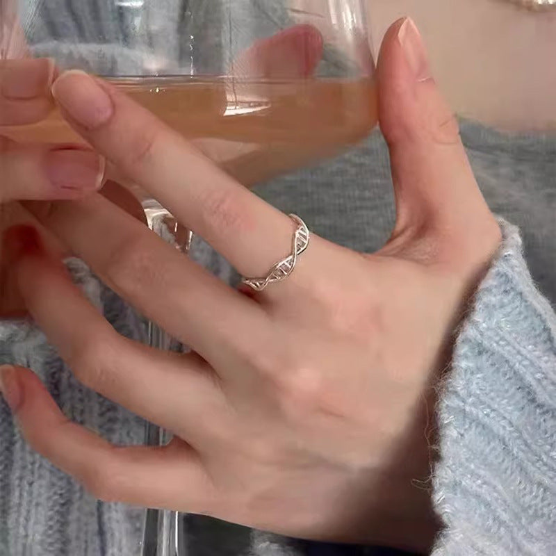 Anello artigianale delicato