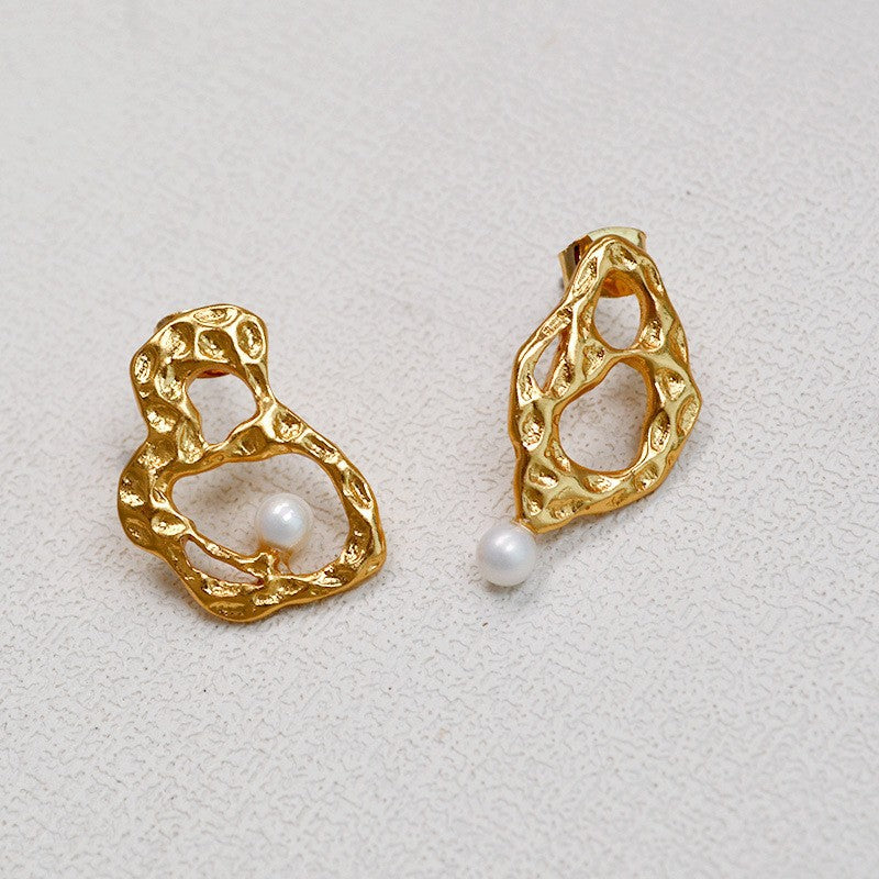 Oro Orecchino bellissimo con stile unico