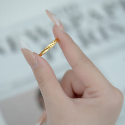 Anello bellissimo con stile unico