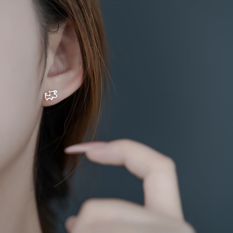 Orecchino artigianale delicato