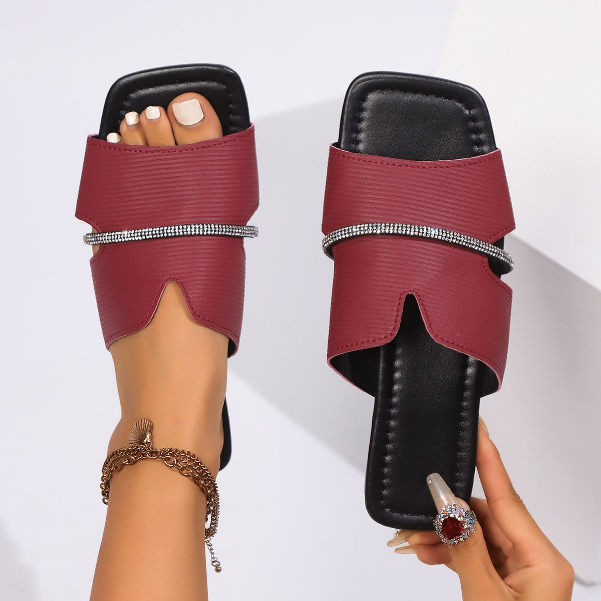 Sandali Ortopediche Aggraziate dal Look Moderno