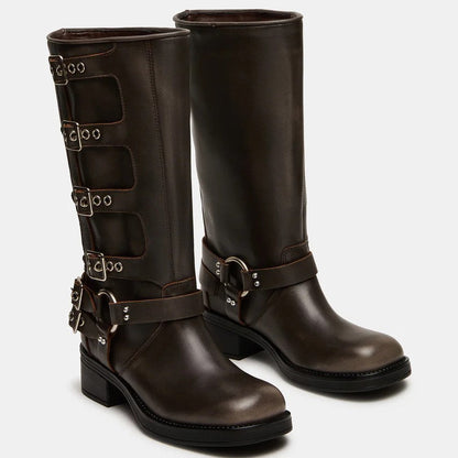 Stivali ortopedici aggraziati per un look moderno