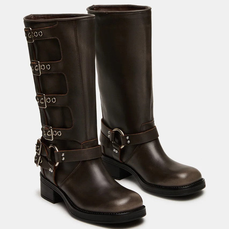 Stivali ortopedici aggraziati per un look moderno