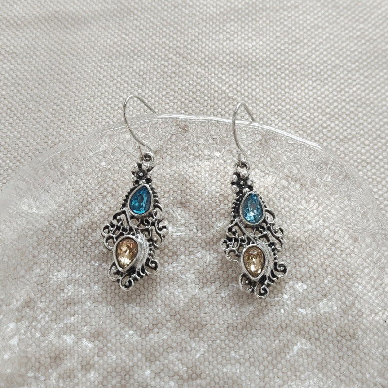 Orecchino artigianale delicato