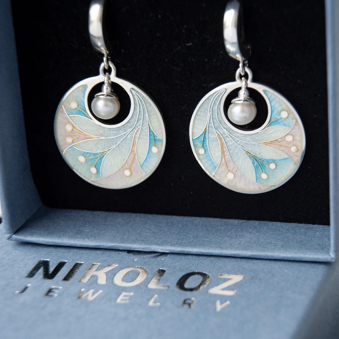 Perla Orecchino classico dal fascino senza tempo