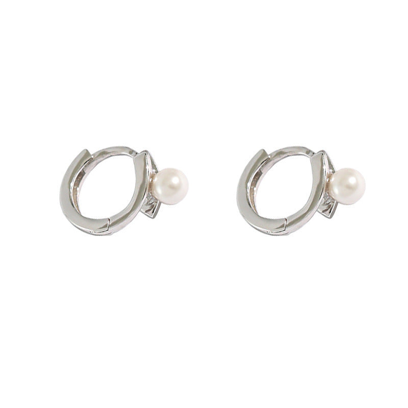 Orecchino artigianale delicato