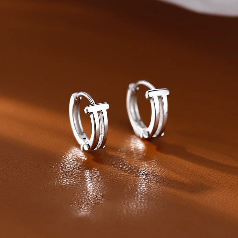 Orecchino artigianale delicato