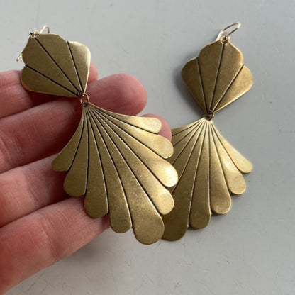 Orecchino affascinante per ogni occasione