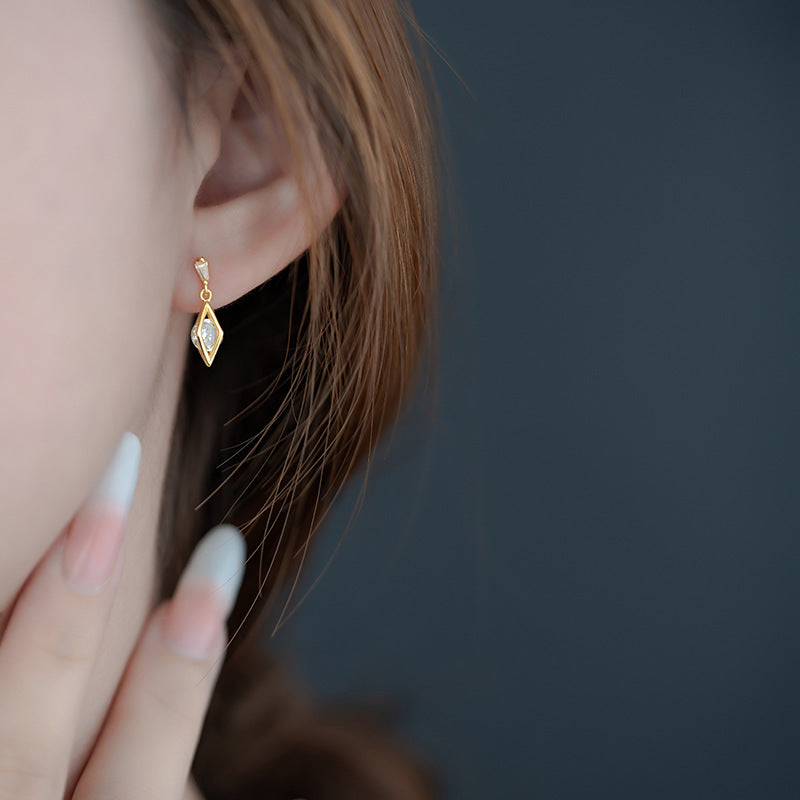 Orecchino stupendo per uso quotidiano