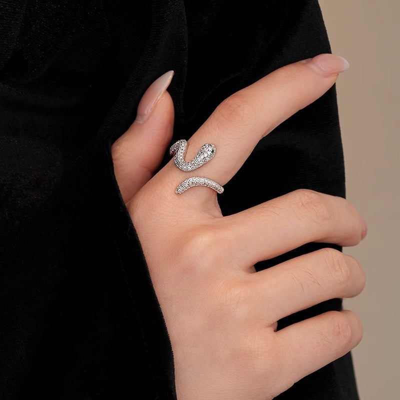 Anello affascinante per ogni occasione