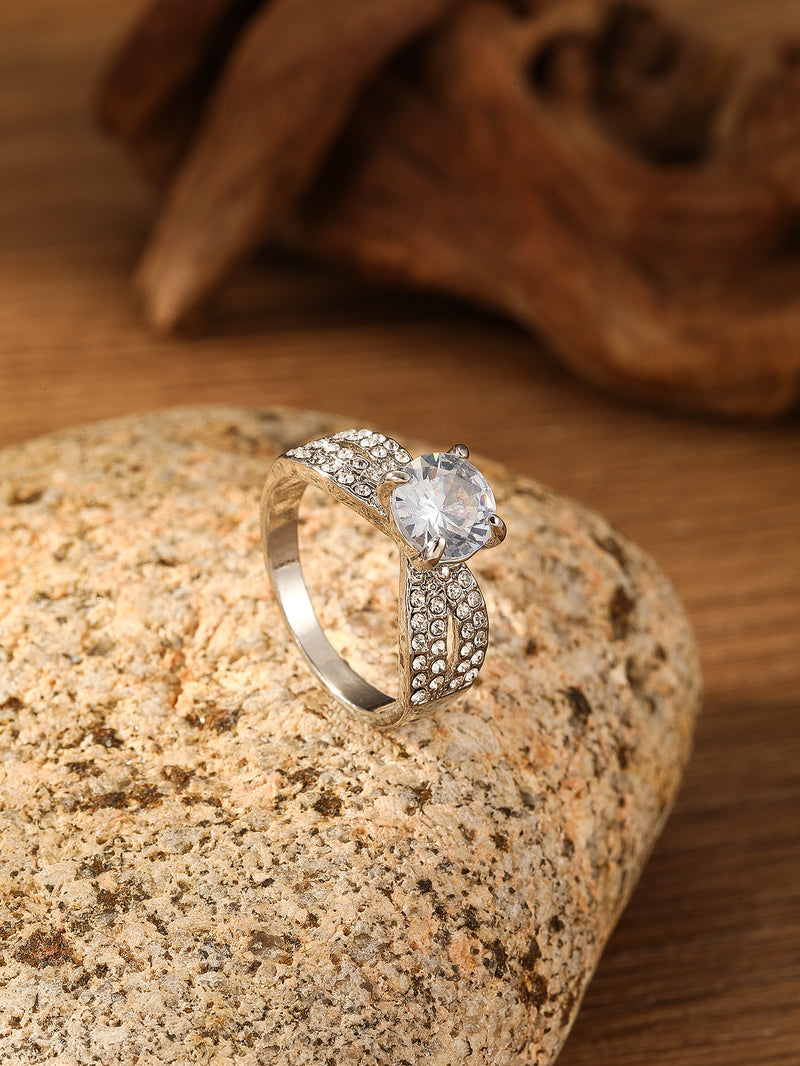 Anello affascinante per ogni occasione