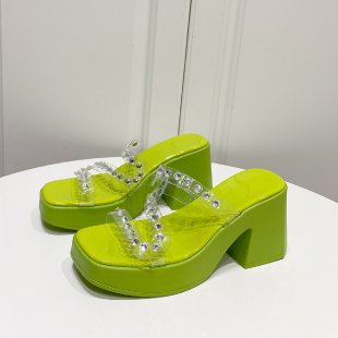 Scarpe Ortopediche Aggraziate dal Look Moderno