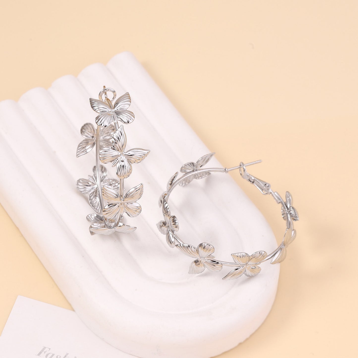 Orecchino bellissimo con stile unico