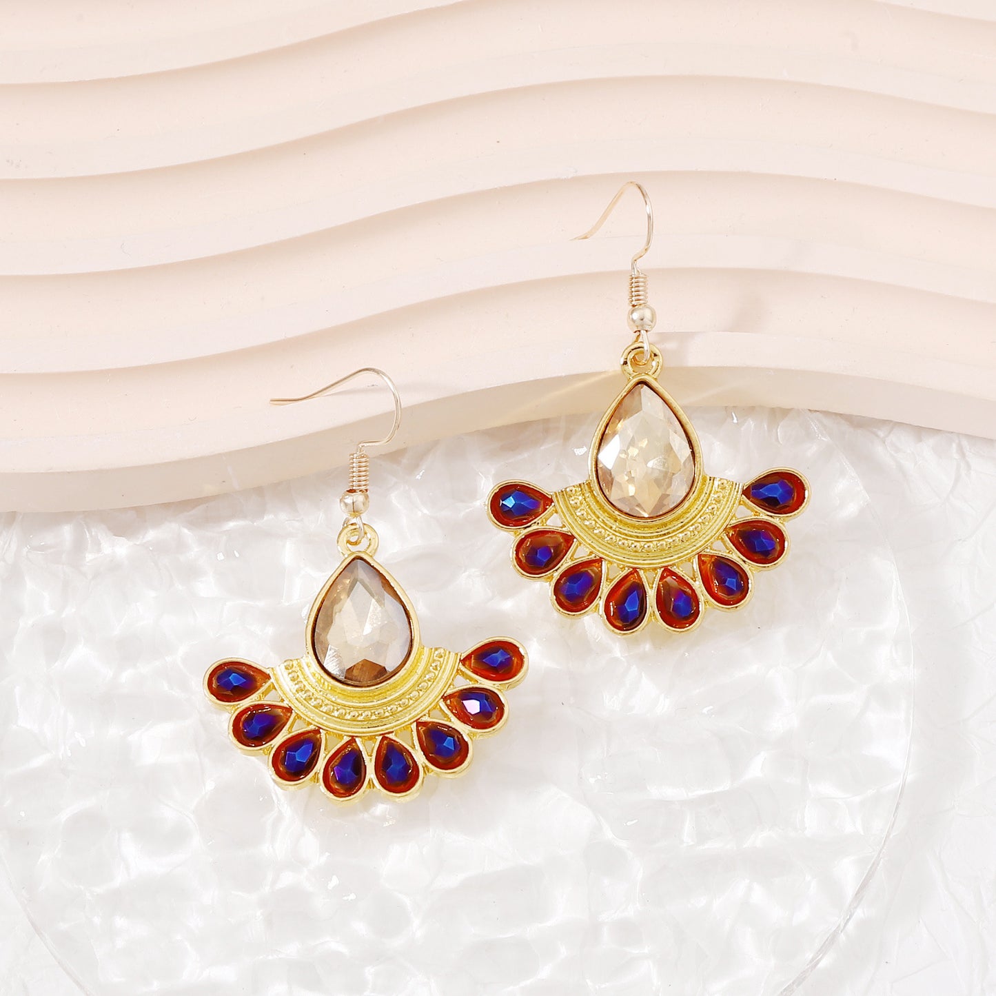 Orecchino bellissimo con stile unico