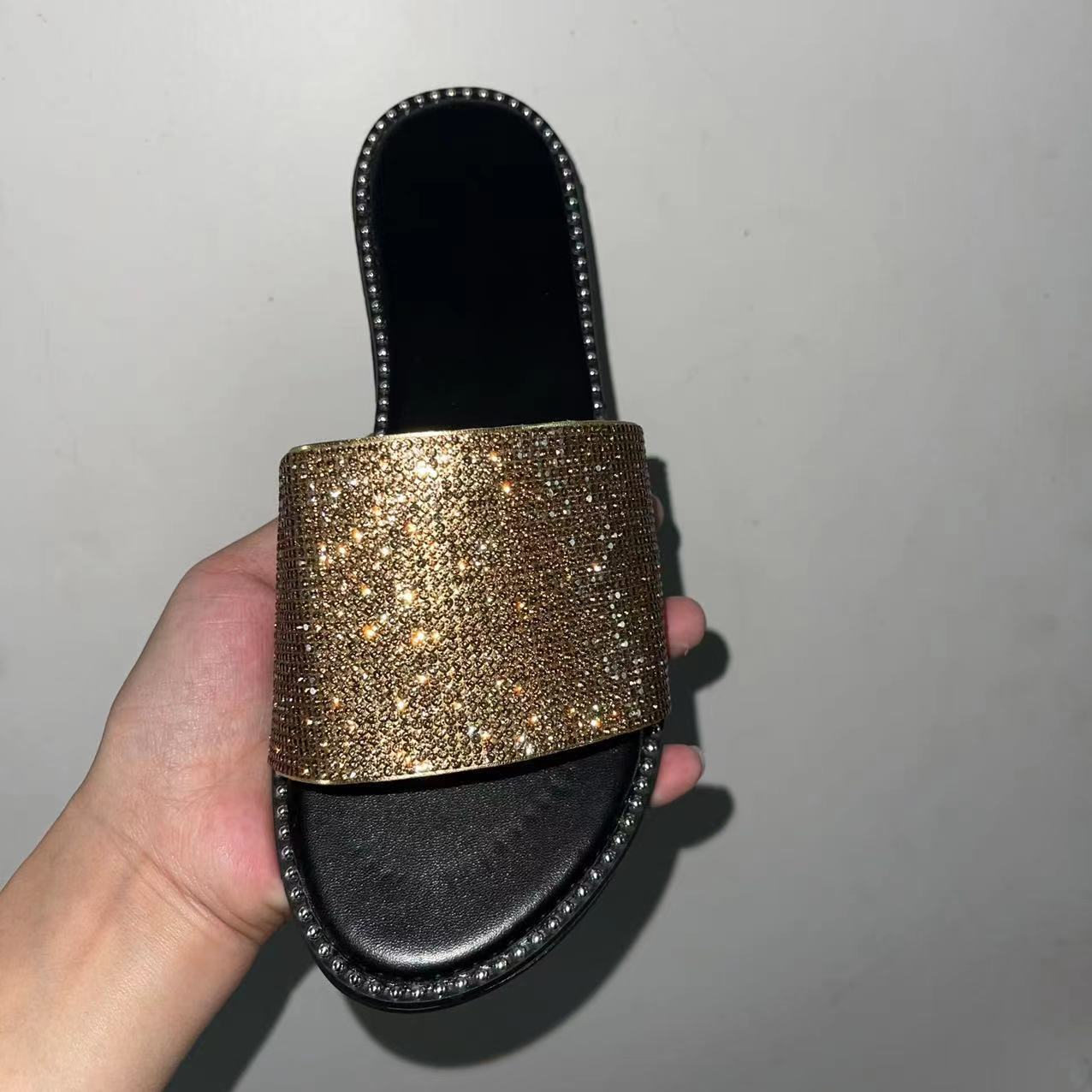 Scarpe Ortopediche Aggraziate dal Look Moderno