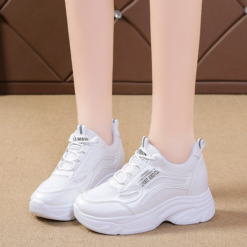 Sneakers Ortopediche Aggraziate dal Look Moderno