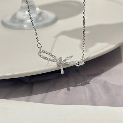 Gioiello artigianale delicato