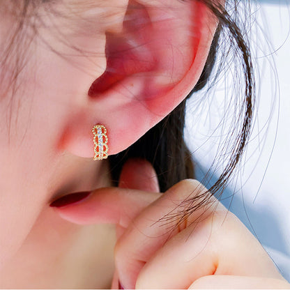 Orecchino artigianale delicato