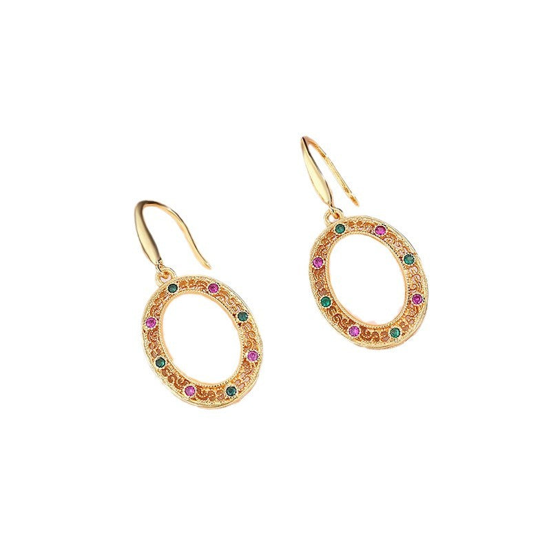 Orecchino artigianale delicato