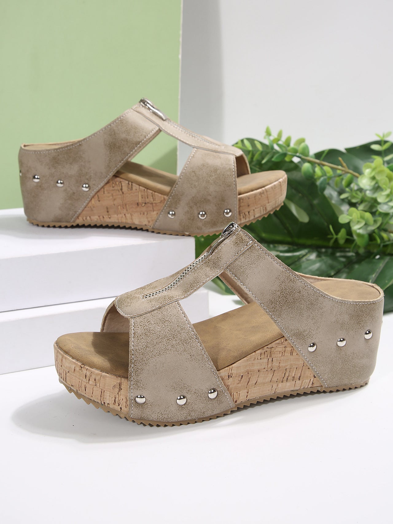 Sandali Ortopediche Aggraziate dal Look Moderno