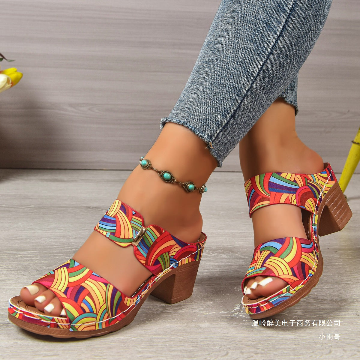 Sandali Ortopediche Aggraziate dal Look Moderno