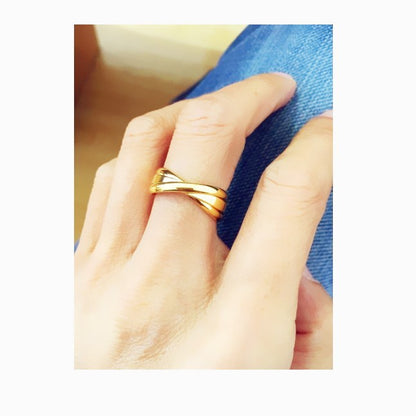 Oro Anello bellissimo con stile unico