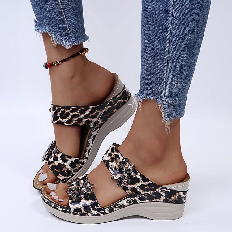 Sandali Ortopediche Aggraziate dal Look Moderno