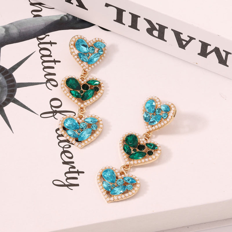 Orecchino artigianale delicato