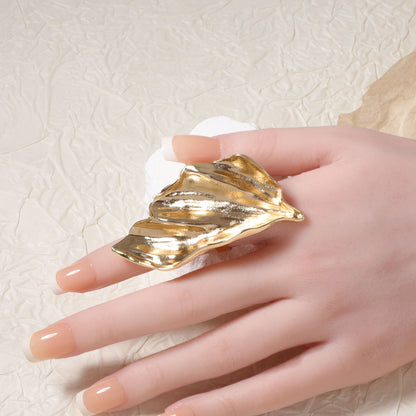 Anello bellissimo con stile unico