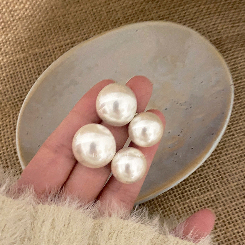 Perla Orecchino classico dal fascino senza tempo