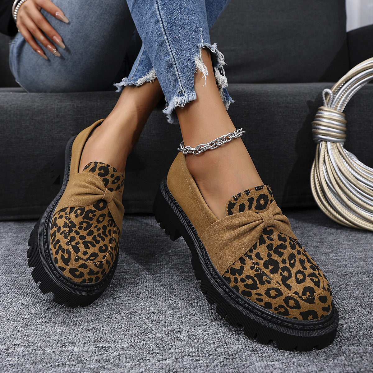 Scarpe Ortopediche Aggraziate dal Look Moderno