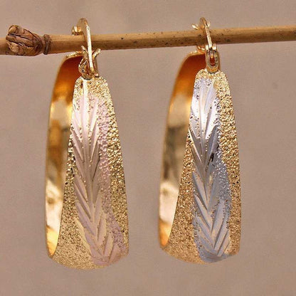 Orecchino artigianale delicato