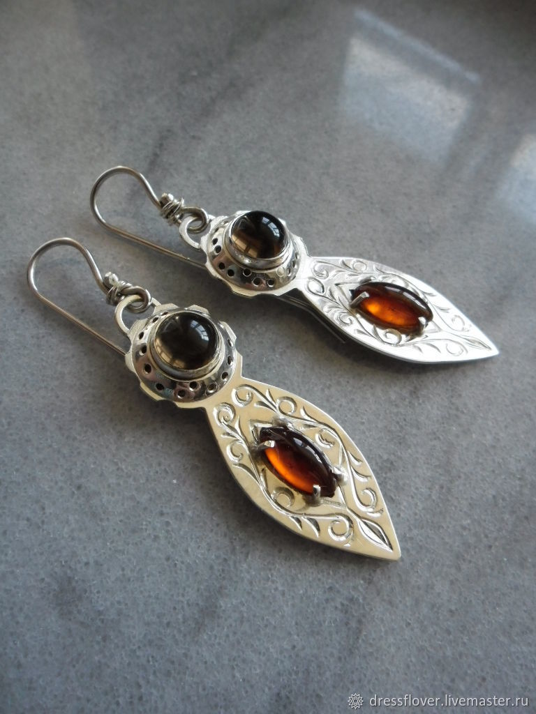 Argento Orecchino bellissimo con stile unico