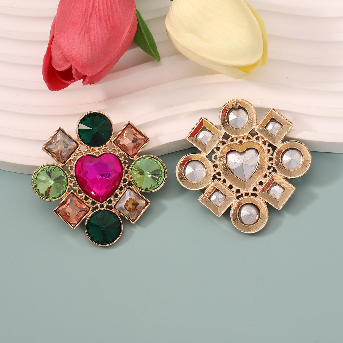 Orecchino artigianale delicato