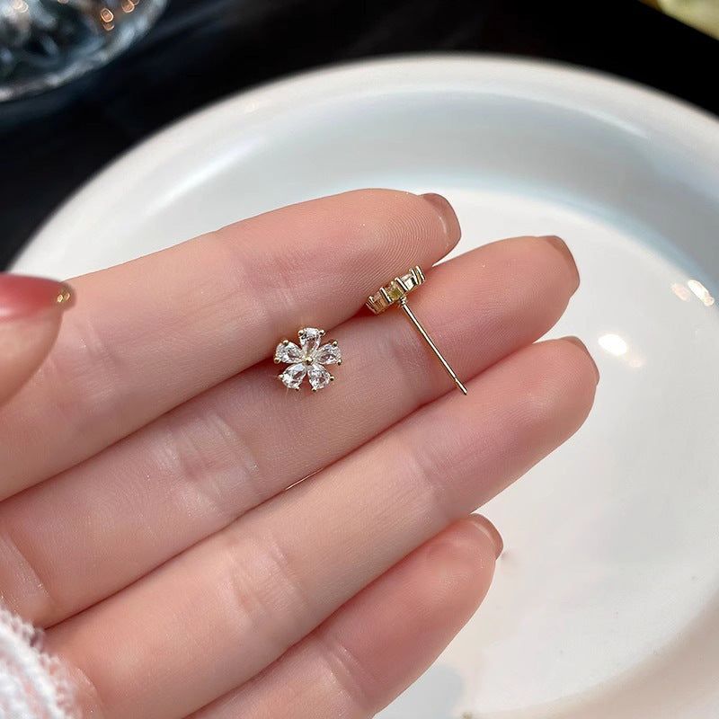 Orecchino bellissimo con stile unico