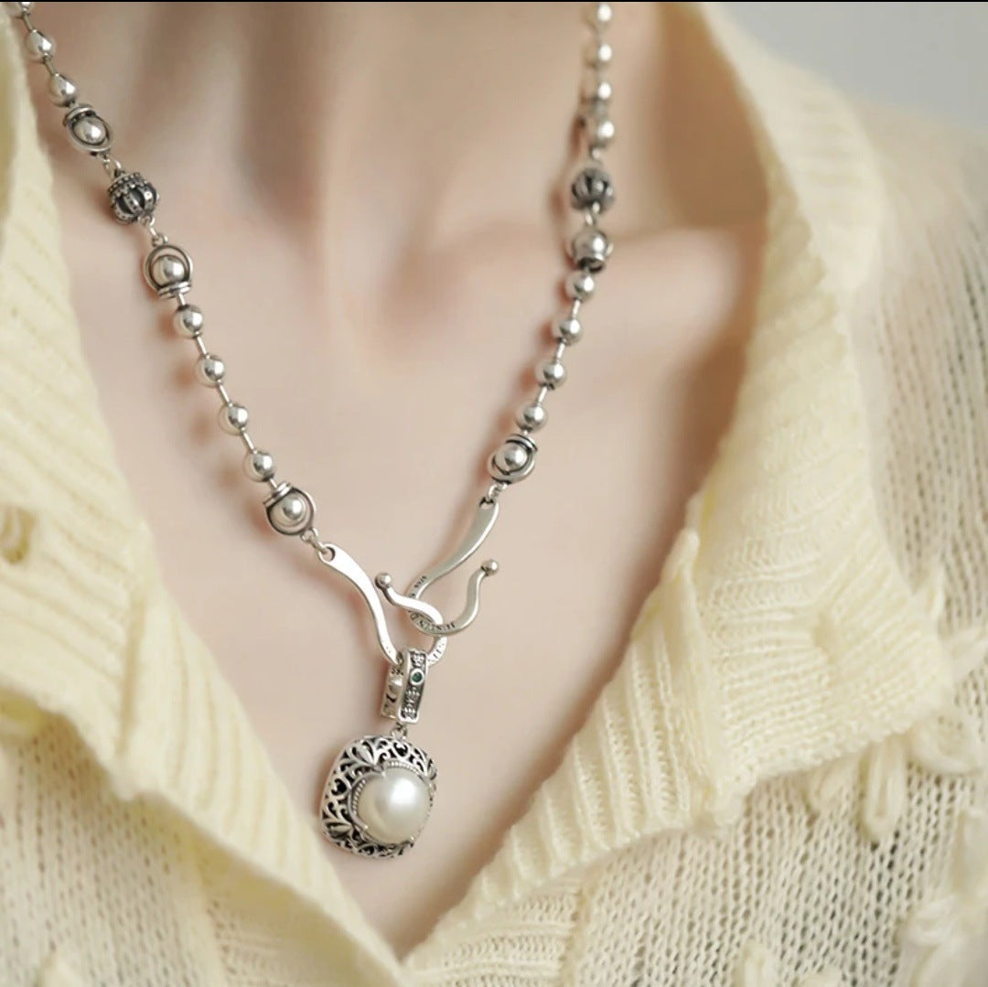 Gioiello artigianale delicato