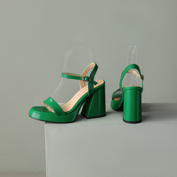 Sandali Ortopediche Aggraziate dal Look Moderno