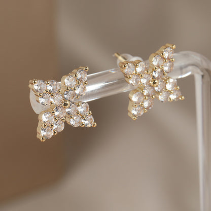 Orecchino classico dal fascino senza tempo