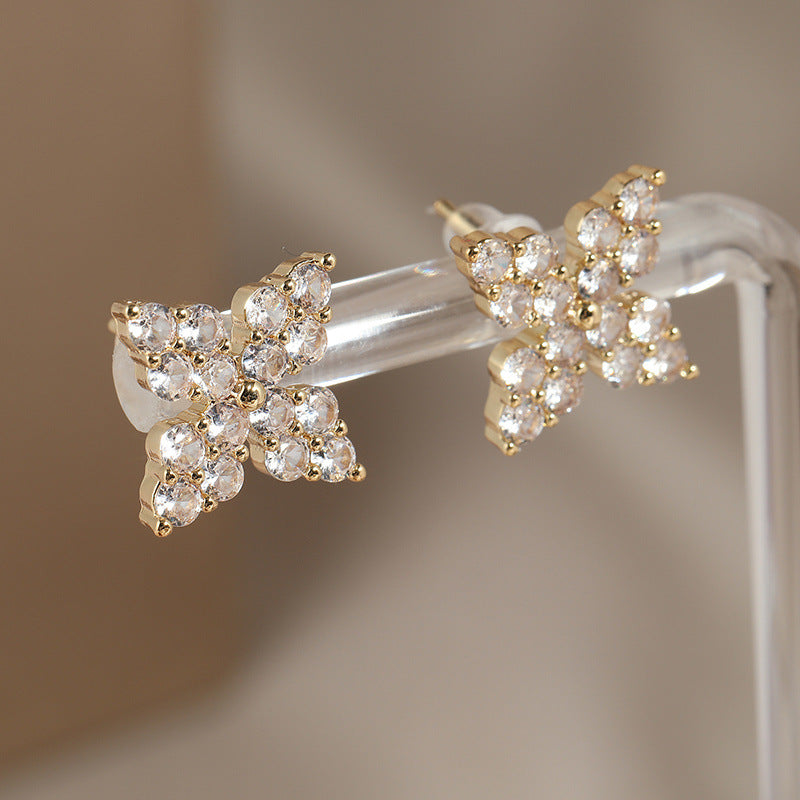 Orecchino classico dal fascino senza tempo