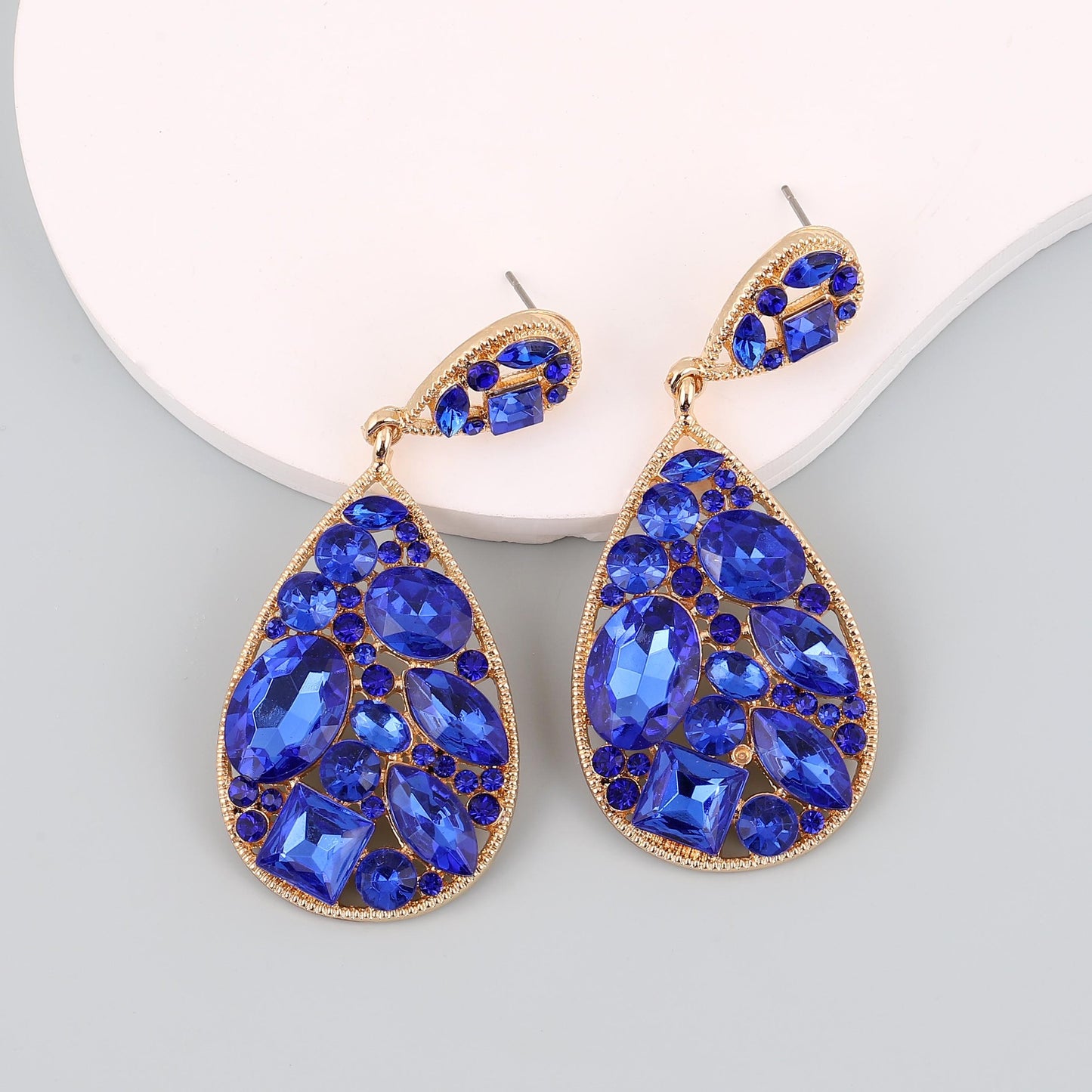 Orecchino bellissimo con stile unico