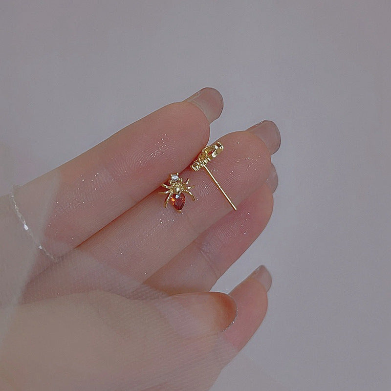 Orecchino vintage fatto a mano