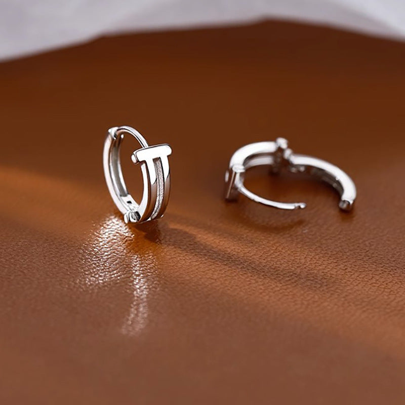 Orecchino artigianale delicato