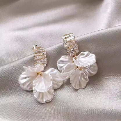 Orecchino affascinante per ogni occasione