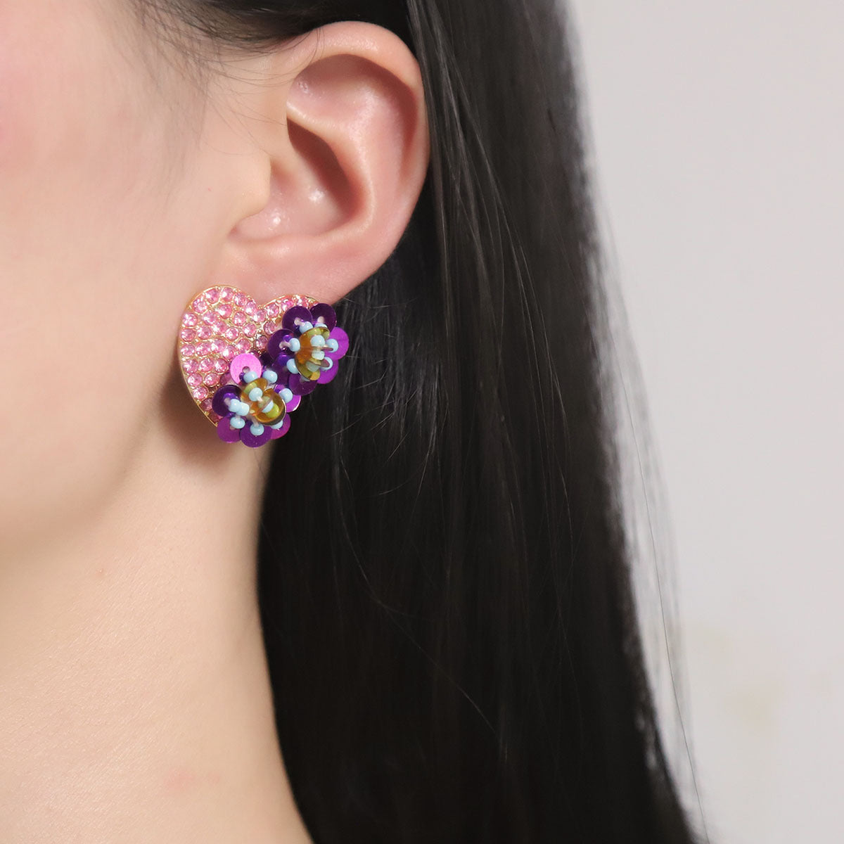 Orecchino romantico per momenti speciali