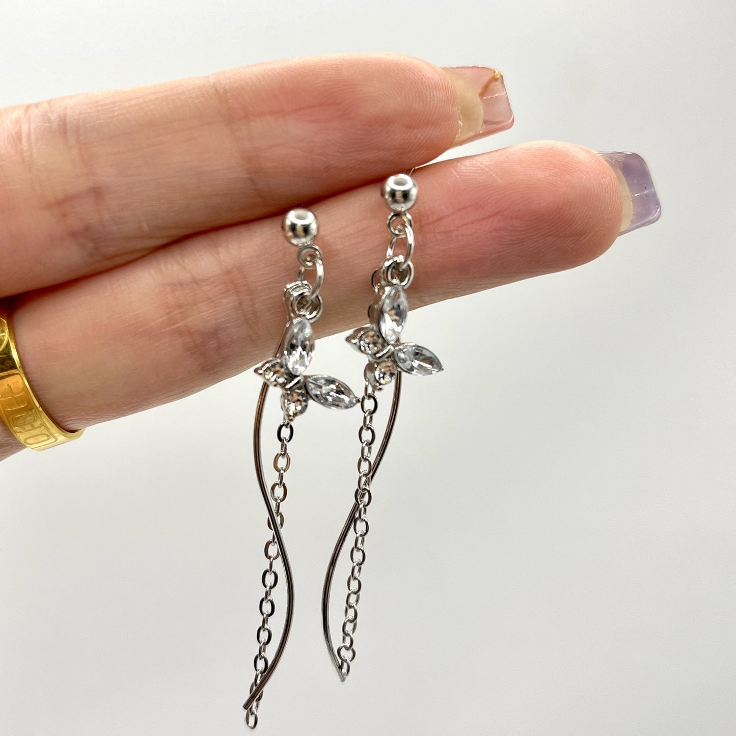 Orecchino classico dal fascino senza tempo